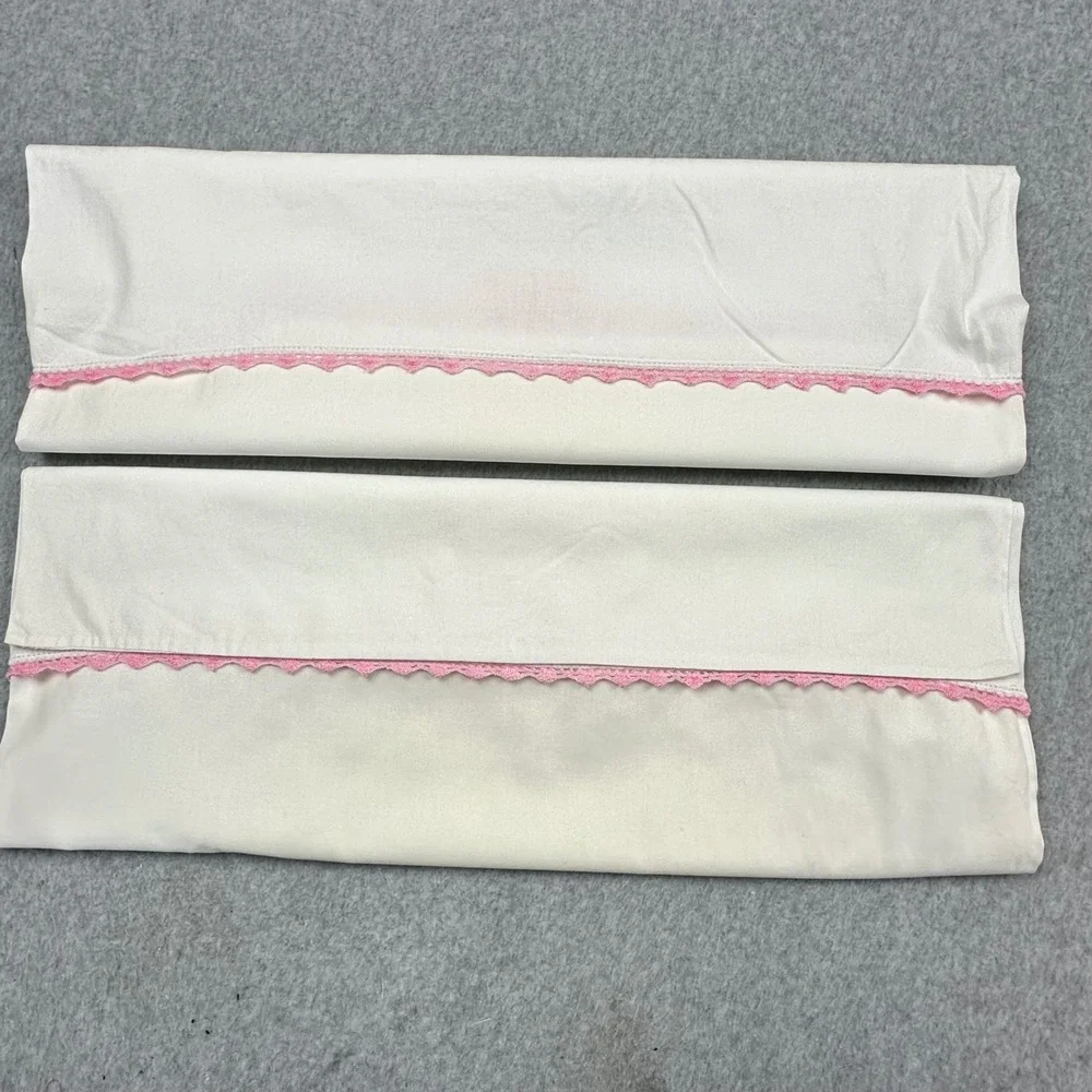Vintage White Pillowcase Pair Pink Crochet Lace Trim Floral Medallion 20x32